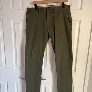J. Crew Men's Khaki Chinos in Olive